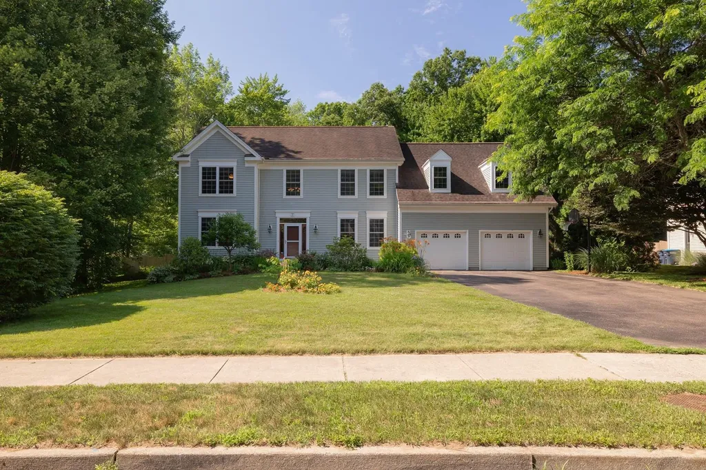49 Sydney Drive Essex VT 05452