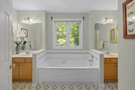 49 Sydney Drive Essex VT 05452