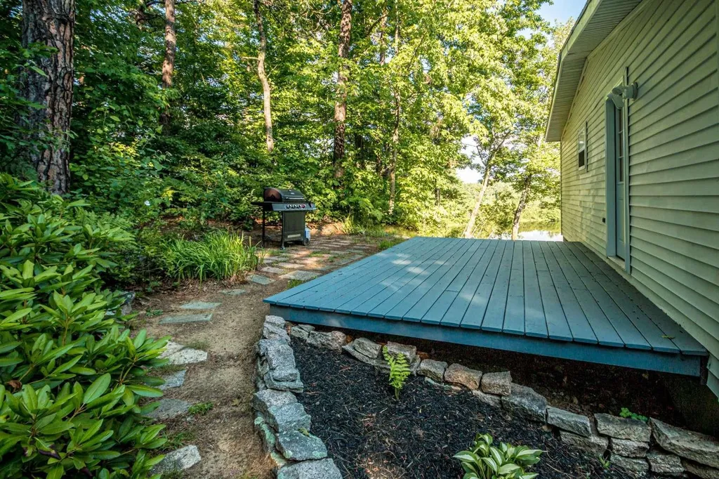 60 Brookside Avenue Albany NH 03818