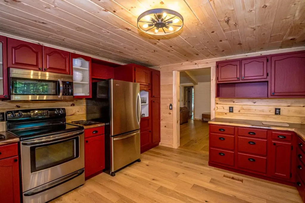 60 Brookside Avenue Albany NH 03818