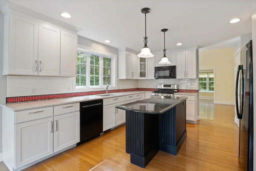 29 Vineyard Drive Stratham NH 03885