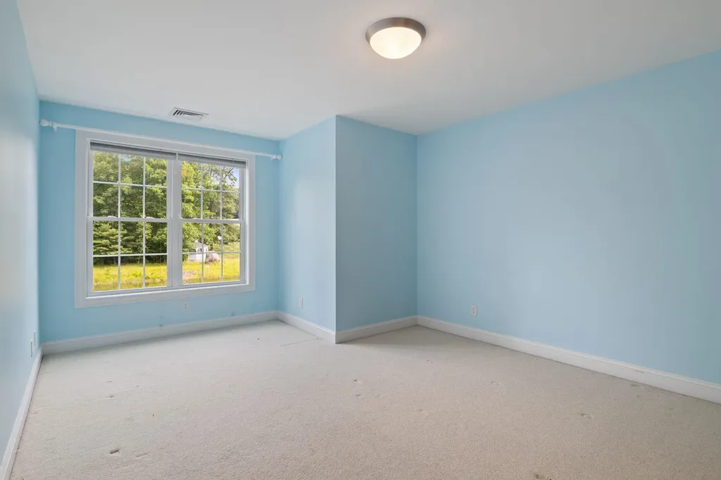 29 Vineyard Drive Stratham NH 03885