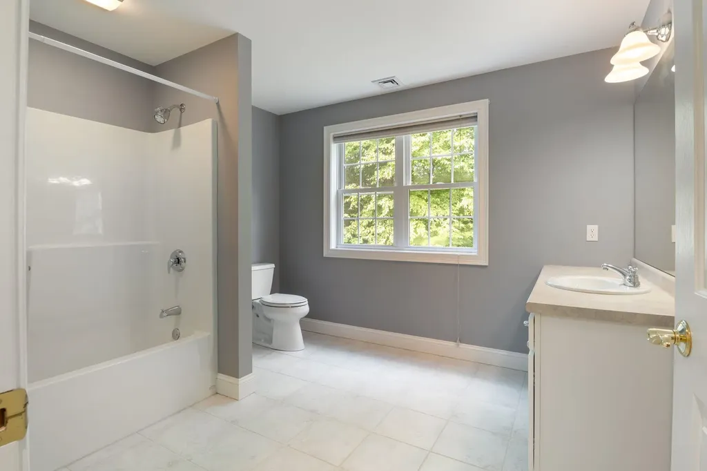 29 Vineyard Drive Stratham NH 03885