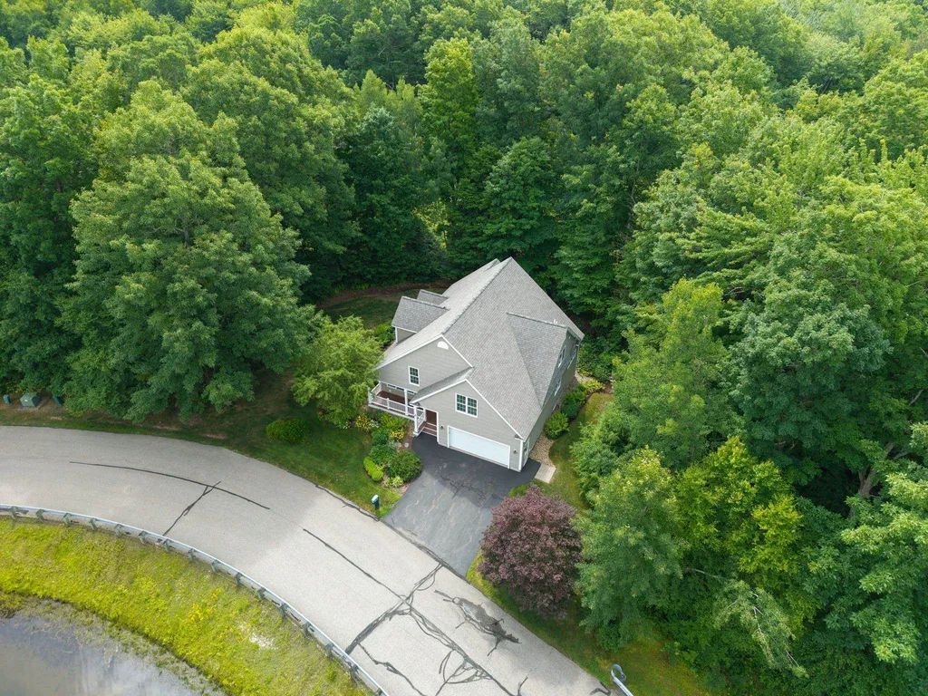 29 Vineyard Drive Stratham NH 03885