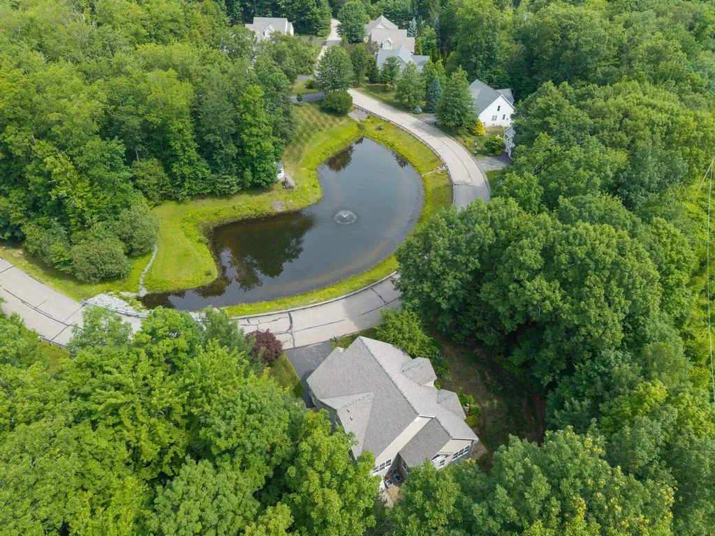 29 Vineyard Drive Stratham NH 03885