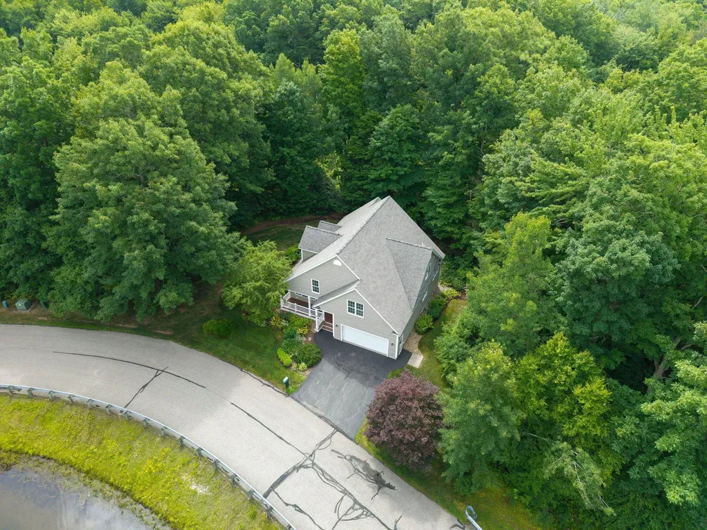 29 Vineyard Drive Stratham NH 03885