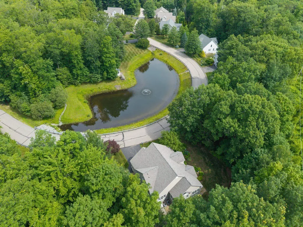 29 Vineyard Drive Stratham NH 03885