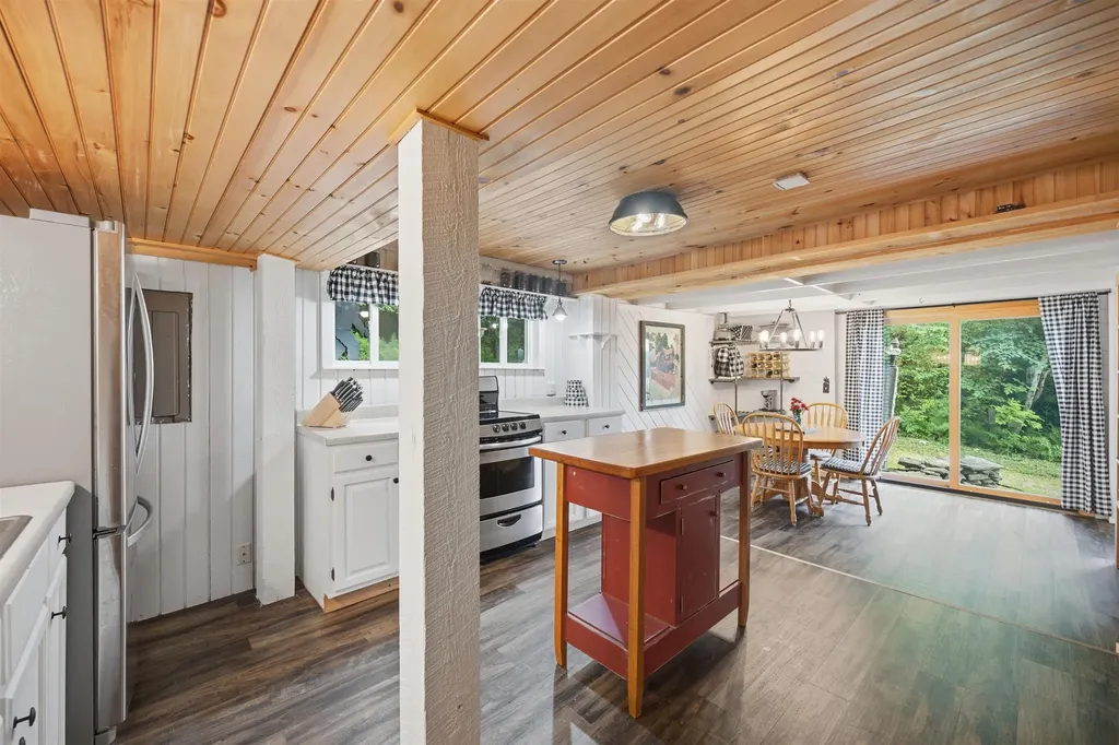 31 Don Gerry Road Bristol NH 03222-3770