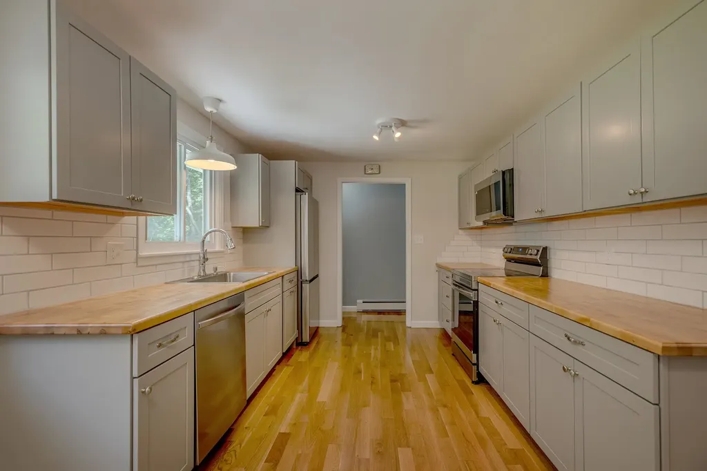 107 Colbrook Drive Arlington VT 05250