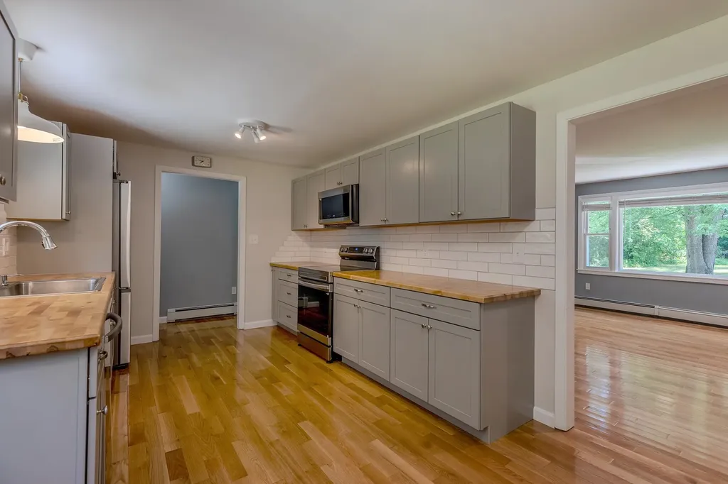 107 Colbrook Drive Arlington VT 05250