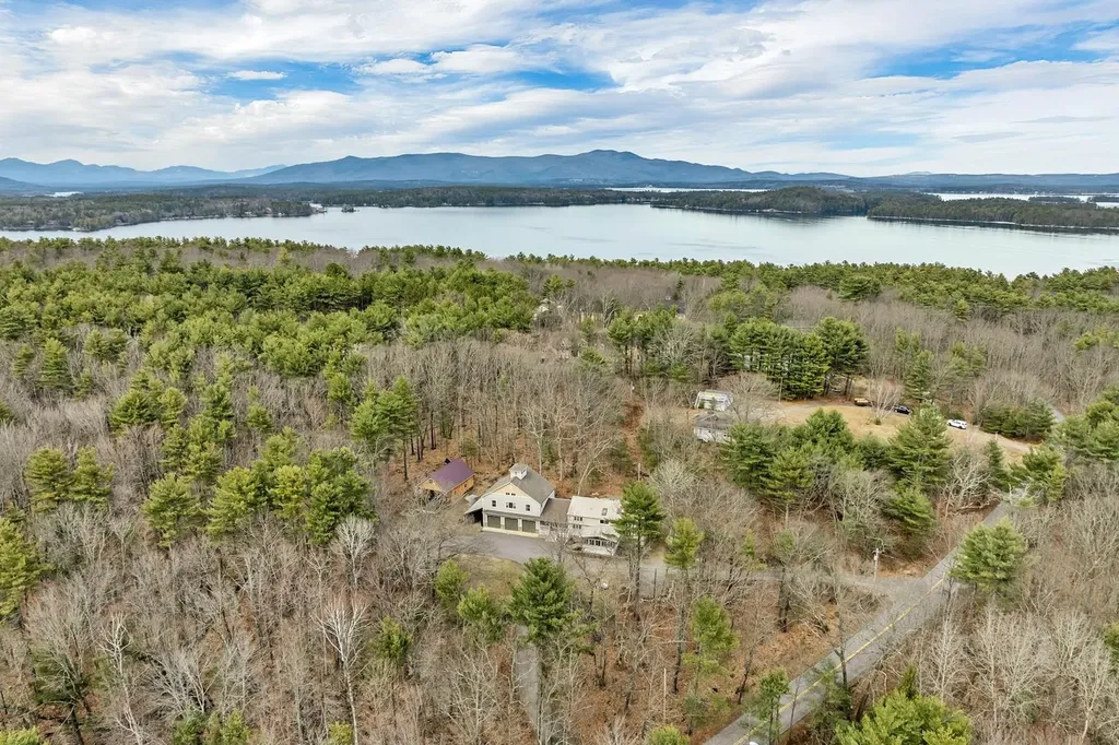 138 Summit Avenue Gilford NH 03249