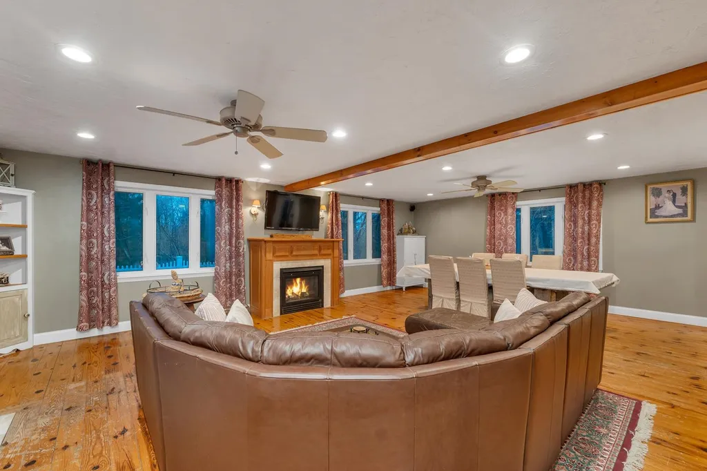 138 Summit Avenue Gilford NH 03249