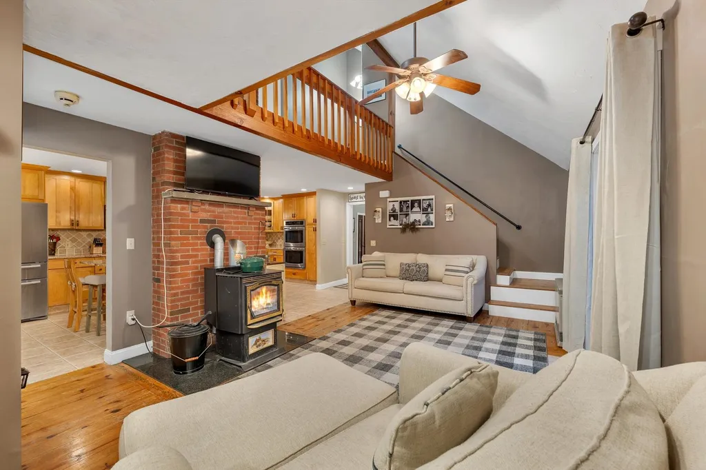 138 Summit Avenue Gilford NH 03249