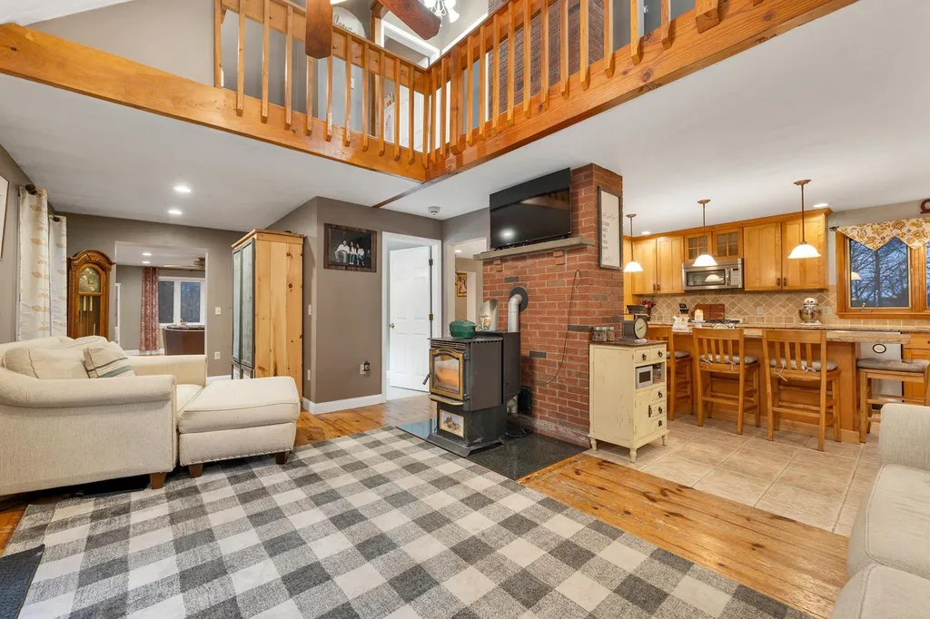 138 Summit Avenue Gilford NH 03249