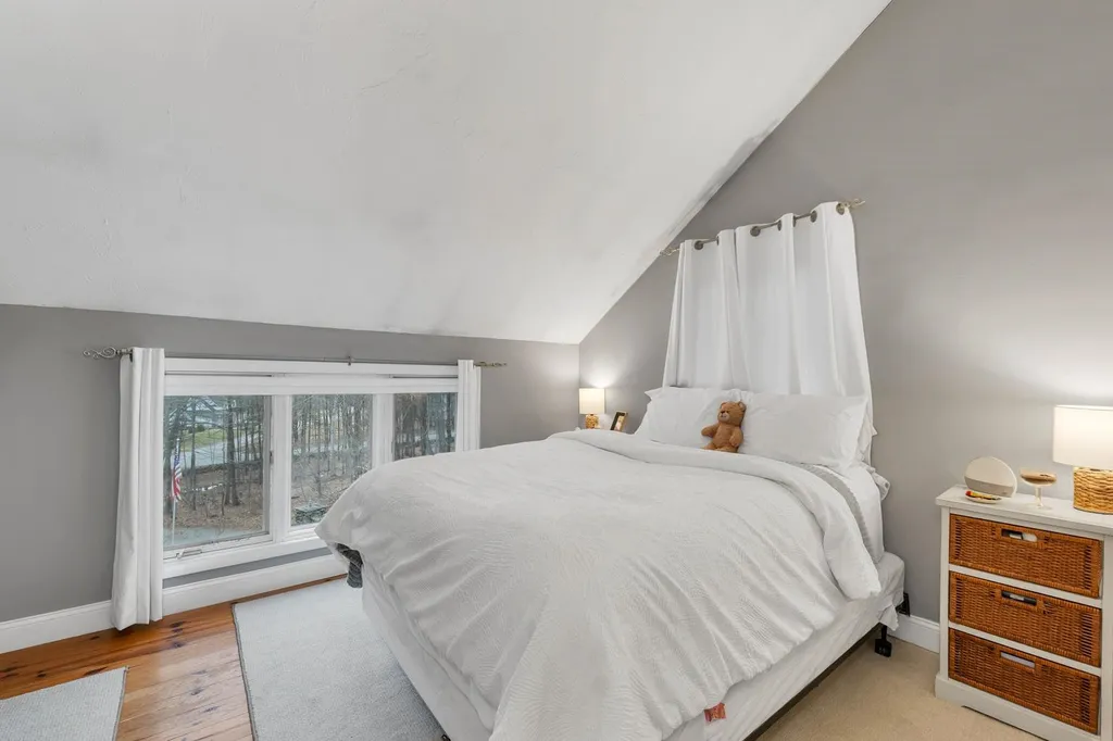 138 Summit Avenue Gilford NH 03249