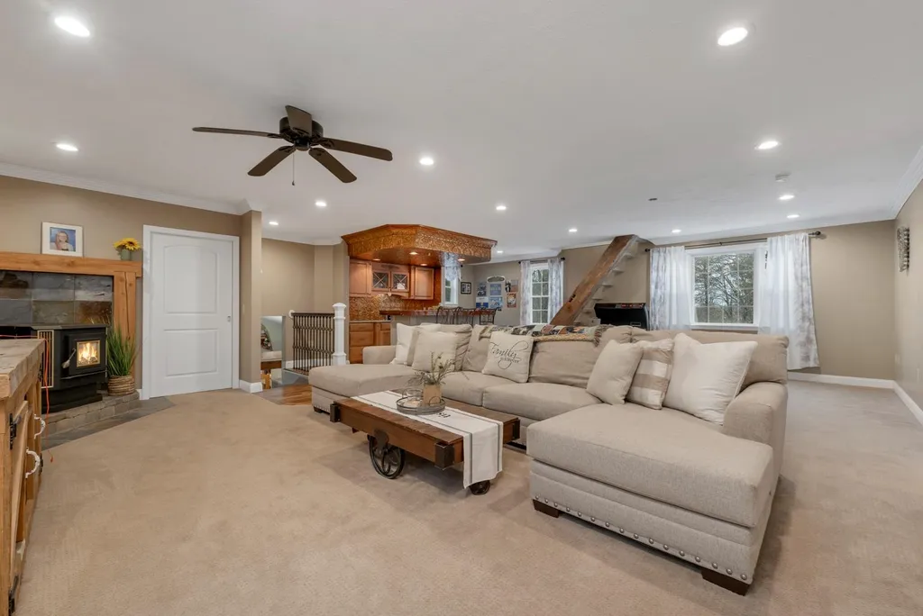 138 Summit Avenue Gilford NH 03249