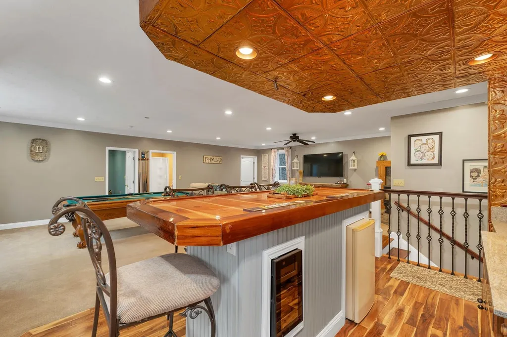 138 Summit Avenue Gilford NH 03249