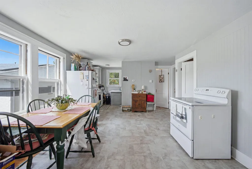 15-15 1/2 Marshall Street Nashua NH 03064