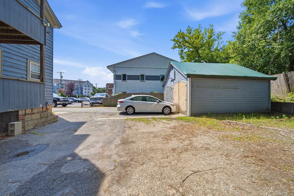15-15 1/2 Marshall Street Nashua NH 03064