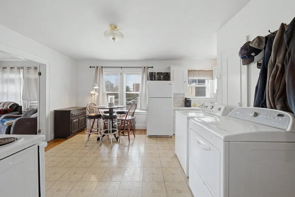 15-15 1/2 Marshall Street Nashua NH 03064