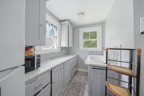 15-15 1/2 Marshall Street Nashua NH 03064