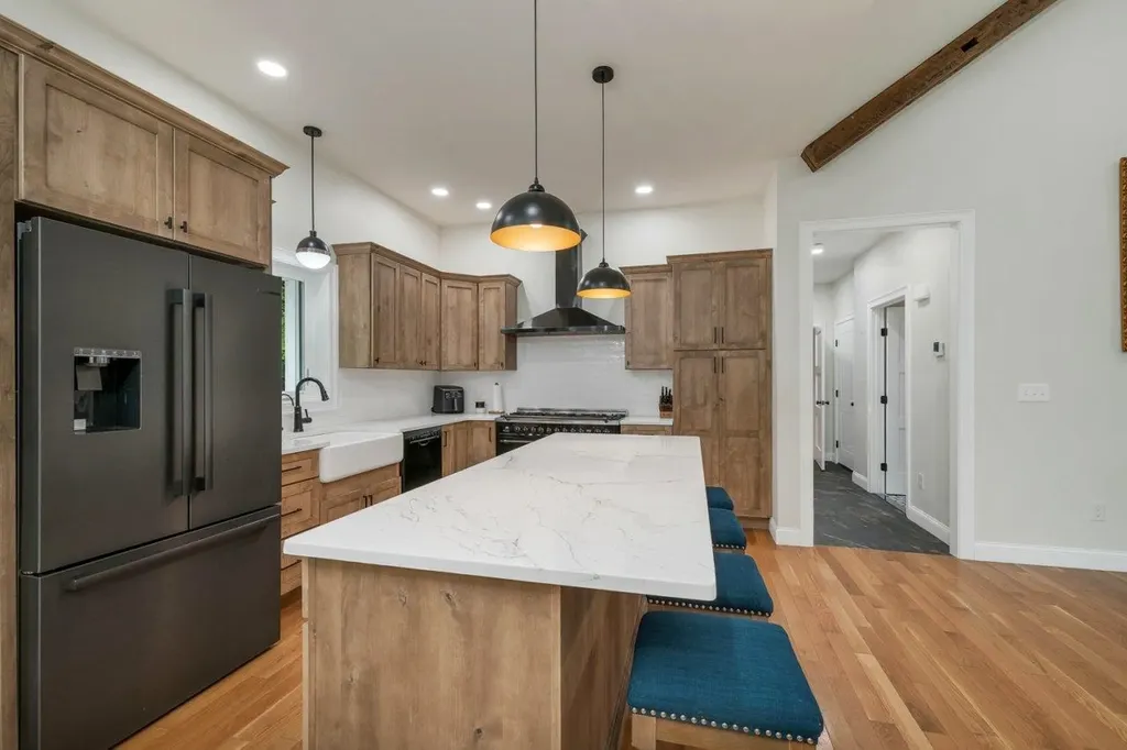 78 Union Wharf Road Tuftonboro NH 03853