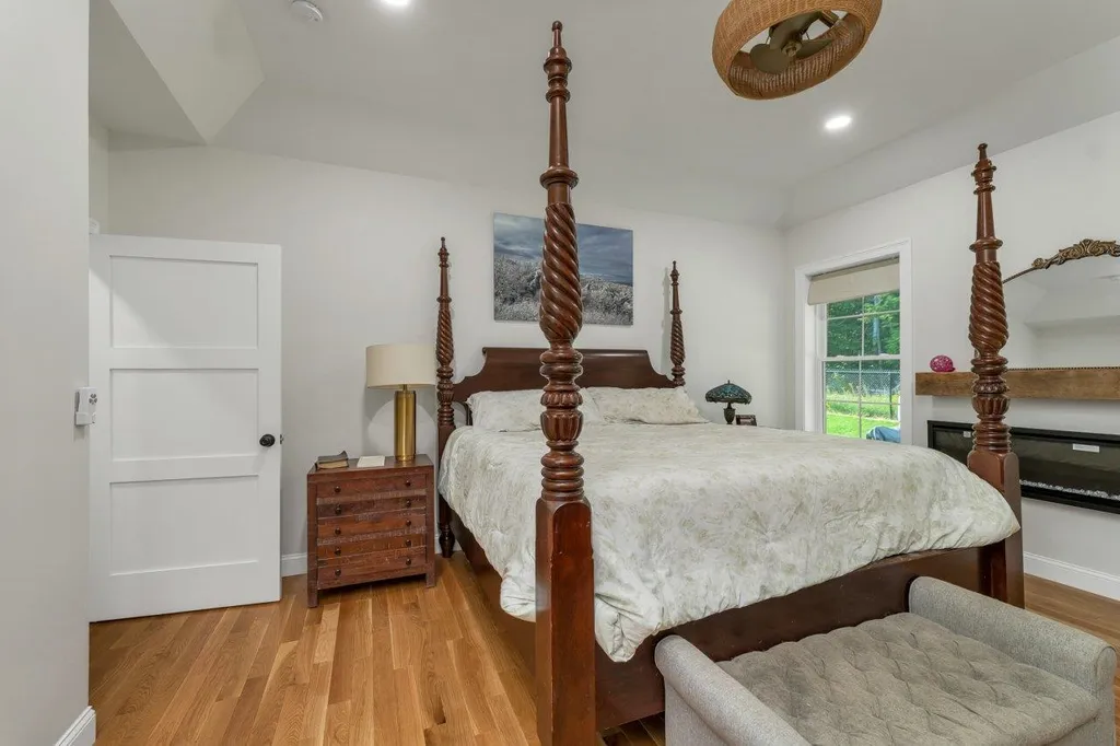 78 Union Wharf Road Tuftonboro NH 03853