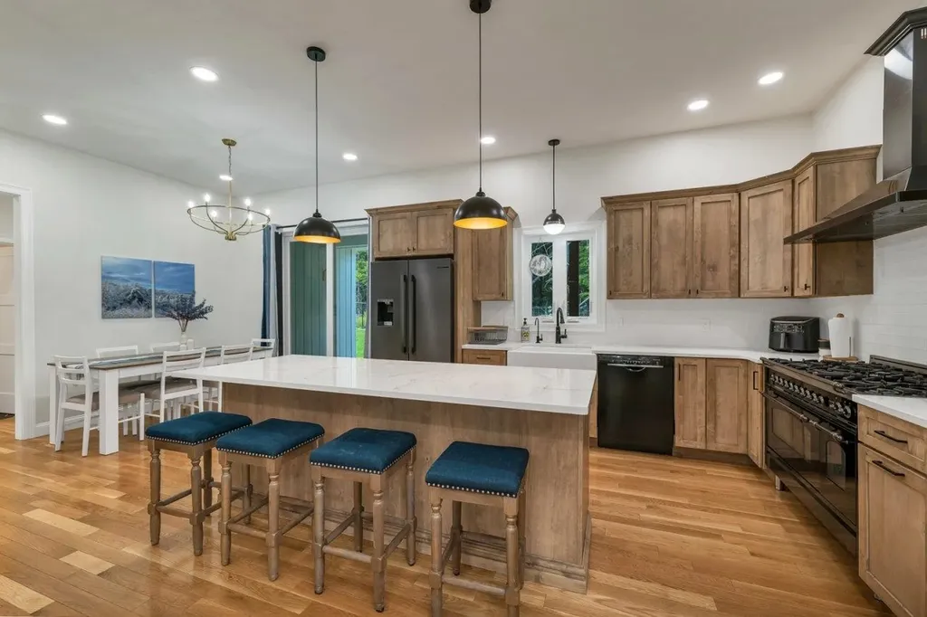 78 Union Wharf Road Tuftonboro NH 03853