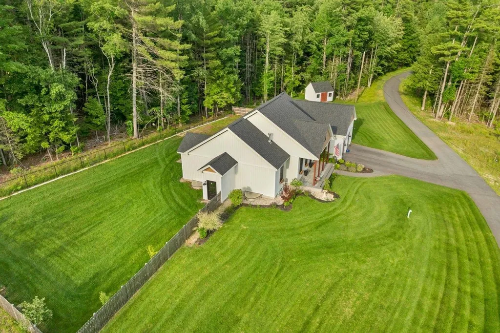 78 Union Wharf Road Tuftonboro NH 03853