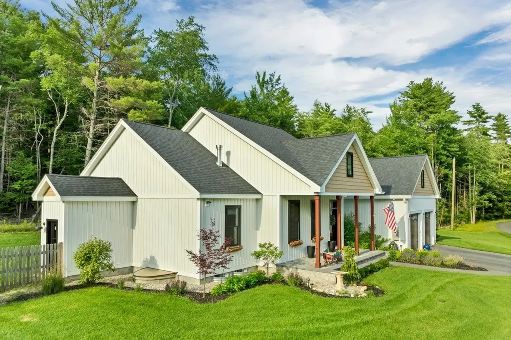 78 Union Wharf Road Tuftonboro NH 03853