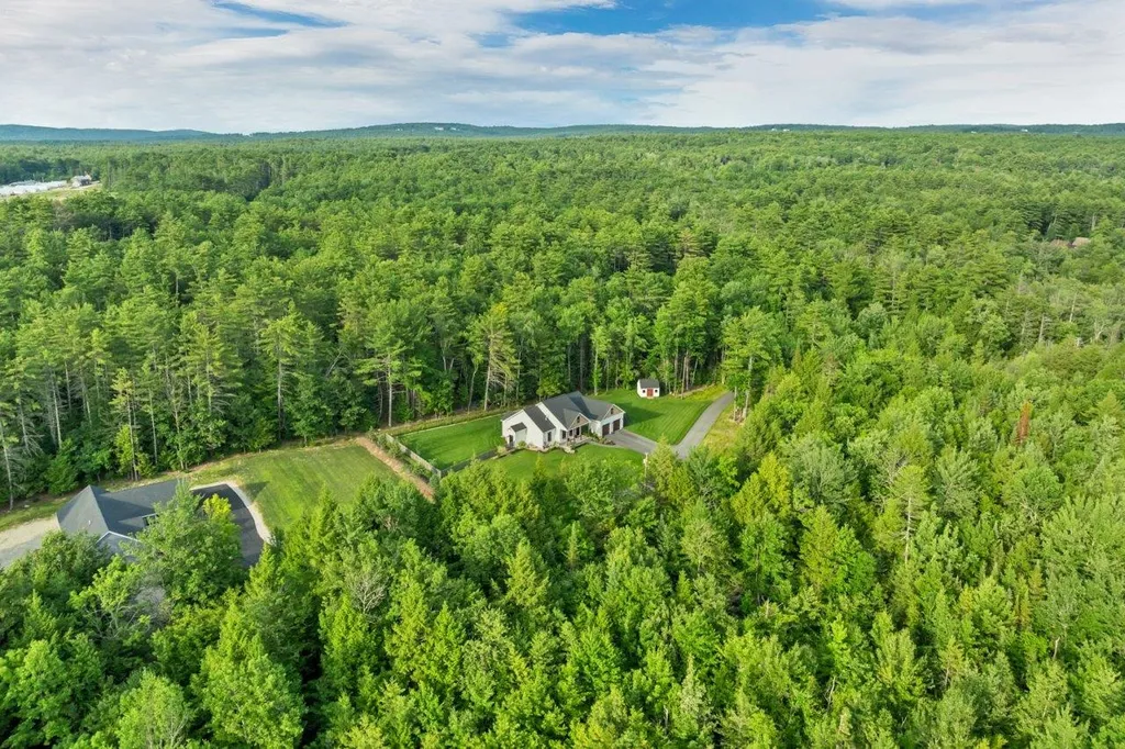 78 Union Wharf Road Tuftonboro NH 03853