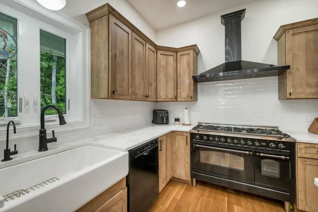 78 Union Wharf Road Tuftonboro NH 03853