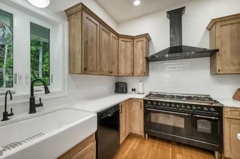 78 Union Wharf Road Tuftonboro NH 03853