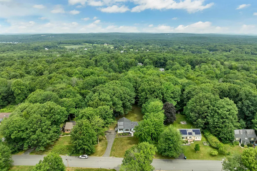 43 Redfield Circle Derry NH 03038
