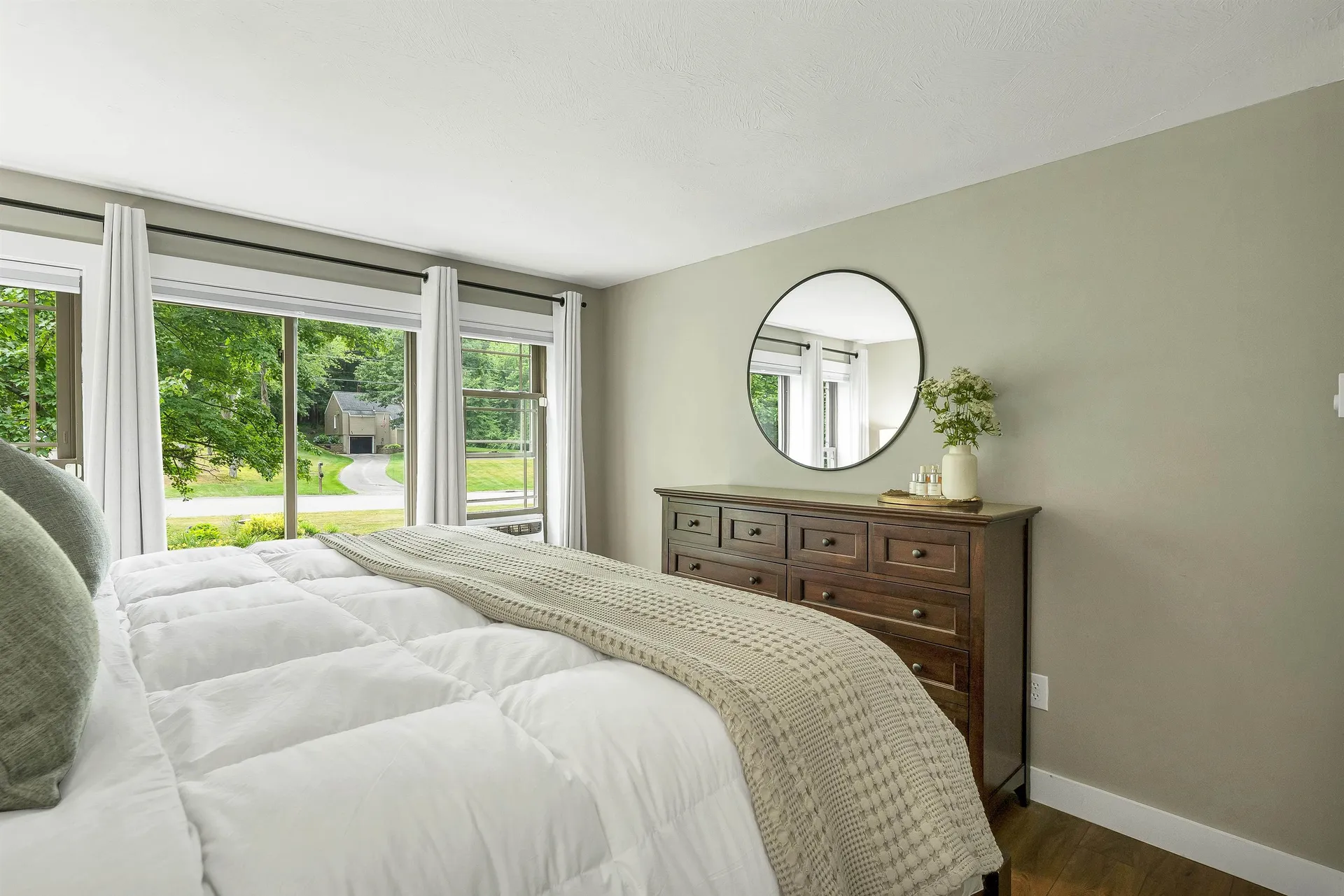 43 Redfield Circle Derry NH 03038
