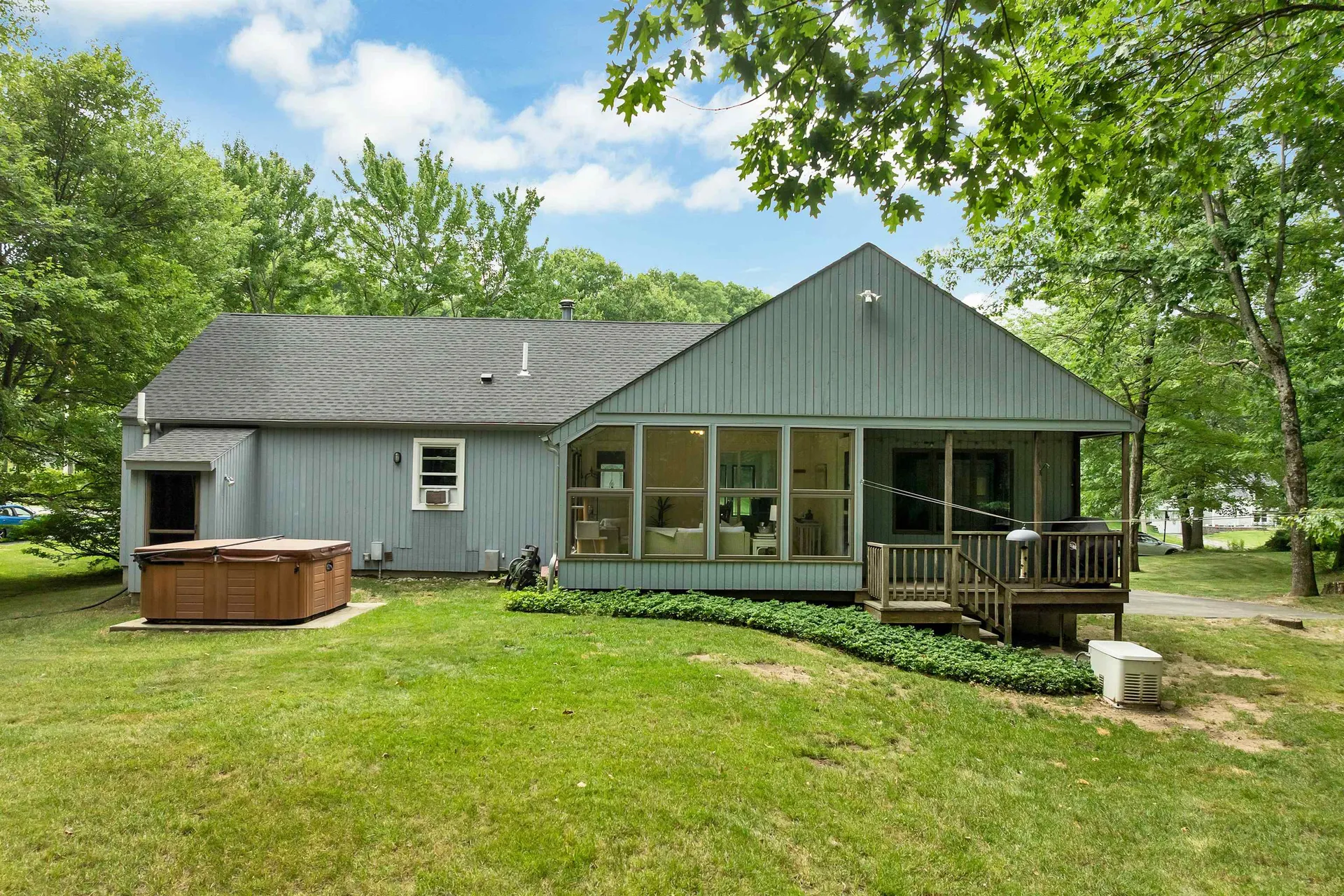 43 Redfield Circle Derry NH 03038