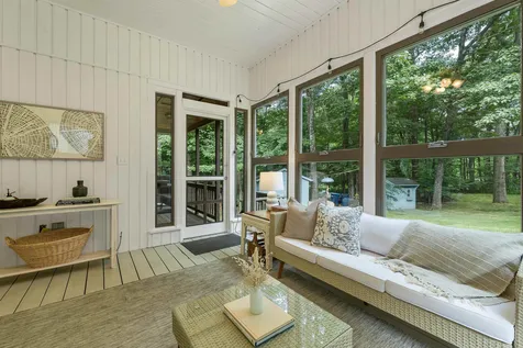 43 Redfield Circle Derry NH 03038