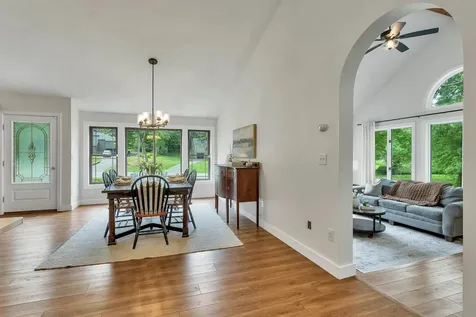 43 Redfield Circle Derry NH 03038