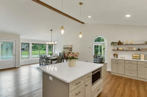 43 Redfield Circle Derry NH 03038