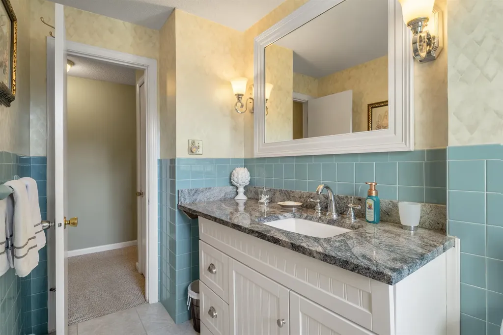 77 Knox Marsh Road Dover NH 03820