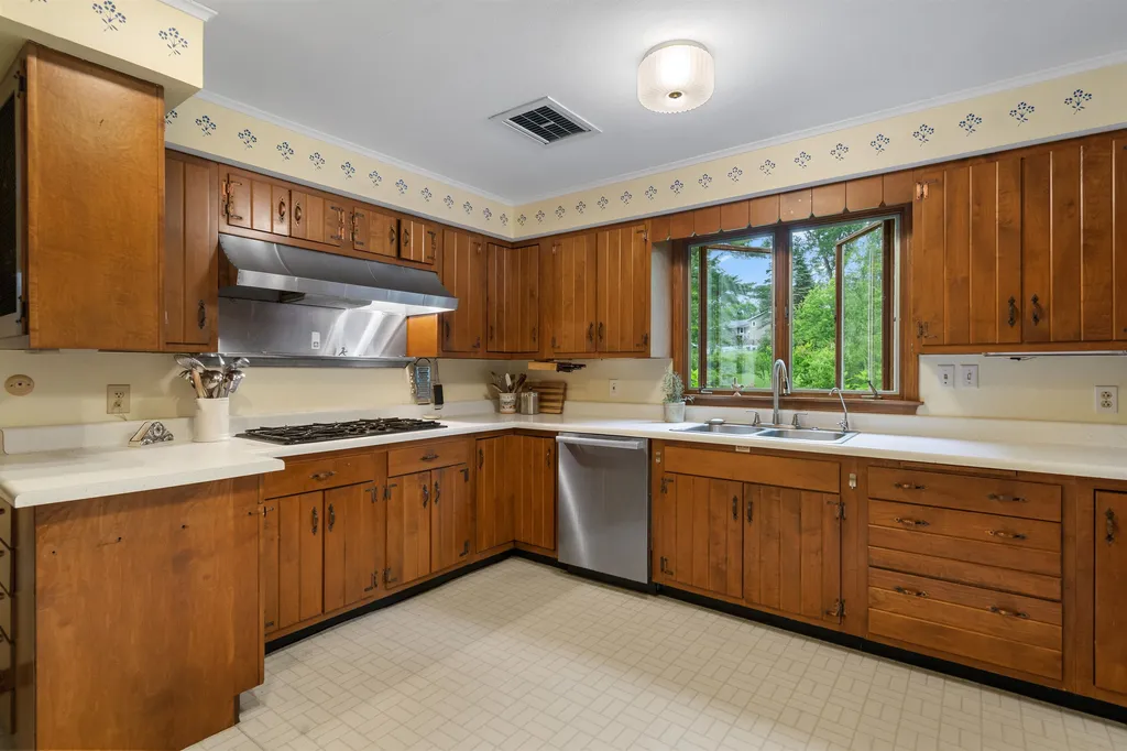 49 Shady Lane Williston VT 05495