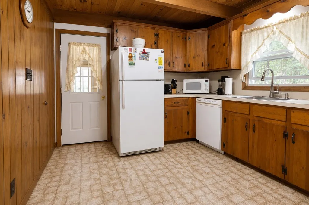 20 Pleasant Drive Freedom NH 03836
