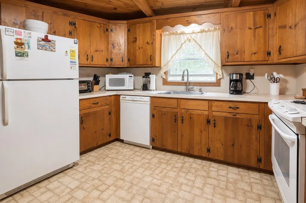 20 Pleasant Drive Freedom NH 03836