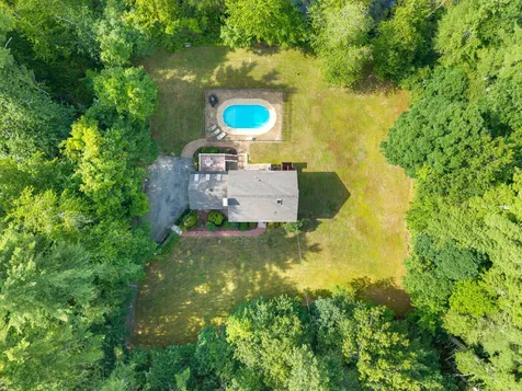 26 Williamsburg Road Amherst NH 03031
