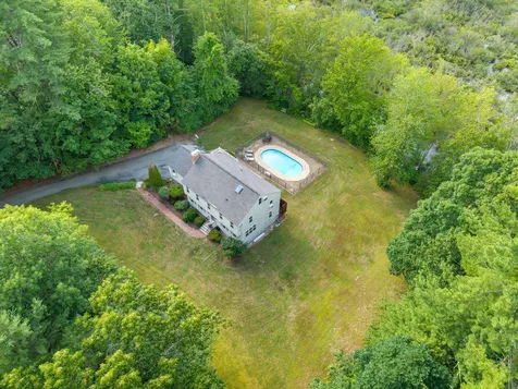 26 Williamsburg Road Amherst NH 03031