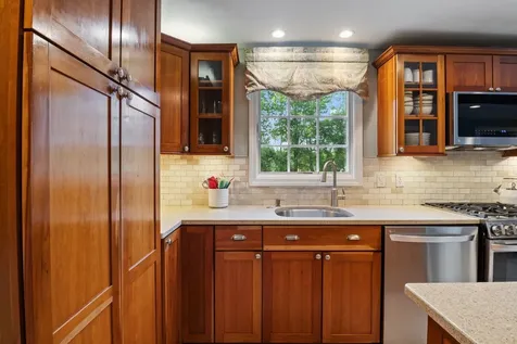 26 Williamsburg Road Amherst NH 03031