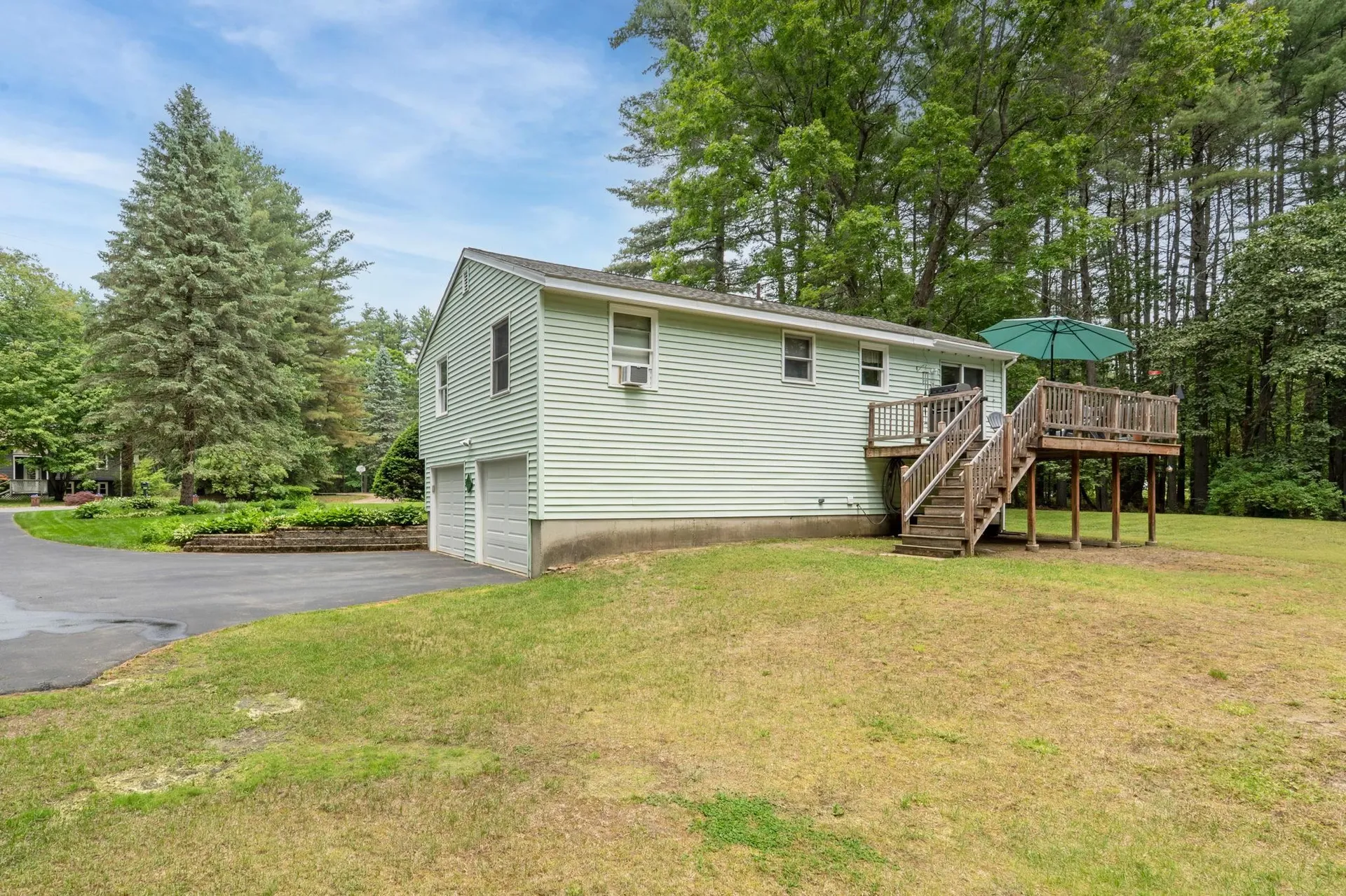 8 Rocky Hill Road Litchfield NH 03052