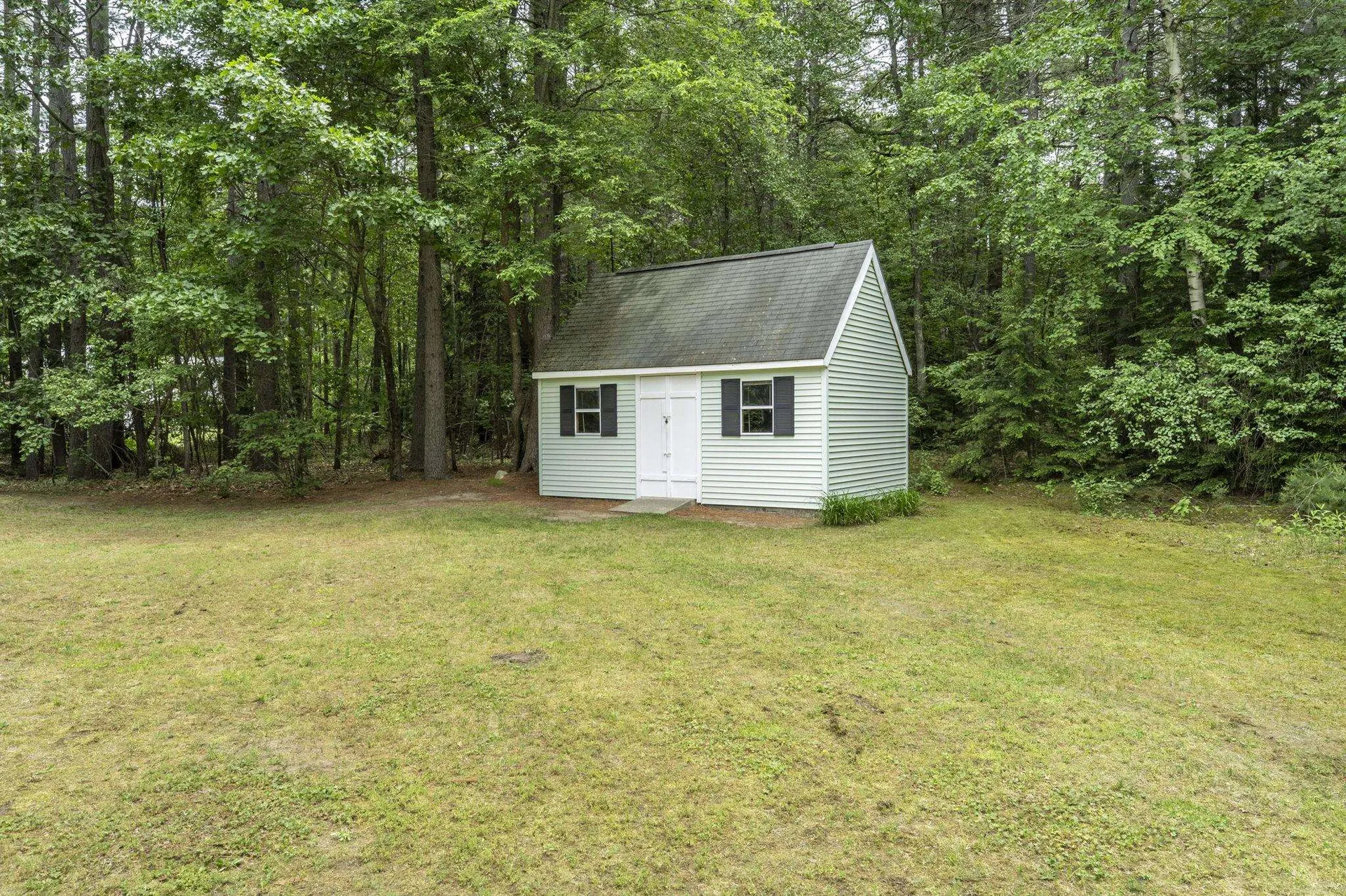 8 Rocky Hill Road Litchfield NH 03052