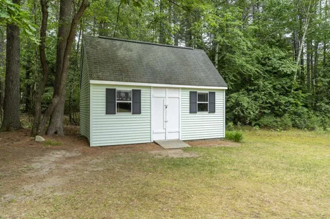 8 Rocky Hill Road Litchfield NH 03052