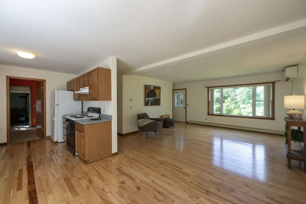 100 Riverside Lane Royalton VT 05068